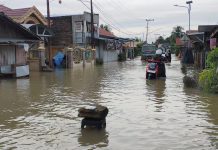 Banjir 10 Hari Rendam Rumah Warga Kelampayan Tengah, Bantuan Masih Terbatas