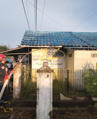 Api Membesar Disertai Asap Hitam, Warga Landasan Ulin Sempat Panik