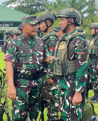 Kunjungi Yonif 621/Manuntung, Kasdam XXII/Tambun Bungai Tekankan Disiplin dan Kesiapsiagaan Prajurit
