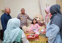 Kapolda dan Gubernur Kalsel Jenguk Dua Anak Yatim Piatu Usai Jalani Operasi di RS Bhayangkara