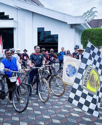 Wabup HST Lepas Ratusan Pecinta Ontel, Sepeda Klasik Jadi Simbol Kebersamaan