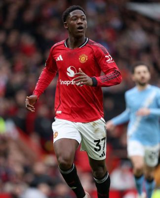 Manchester United Pertahankan Kobbie Mainoo di Era Carrick dan Rumor Napoli Mereda