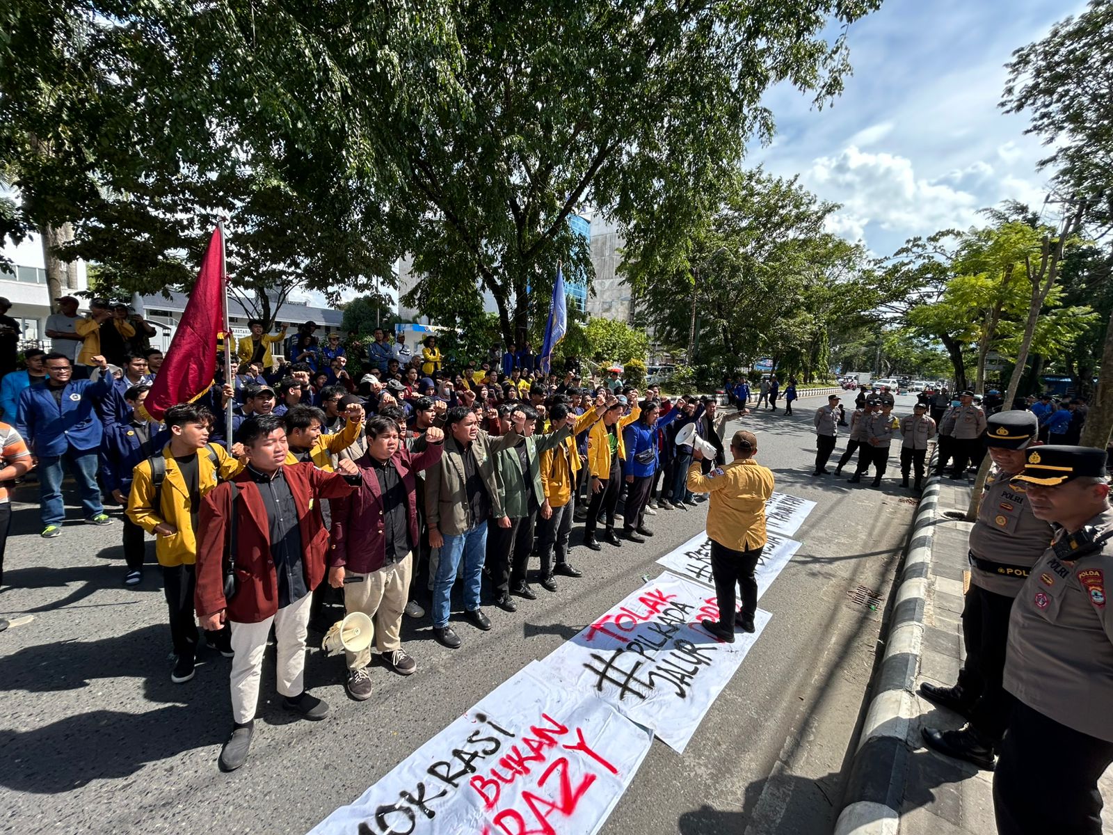 Mahasiswa Minta Ketua DPRD Kalsel