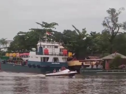 BREAKING NEWS Orang Diduga Tenggelam di Bawah Jembatan Basit