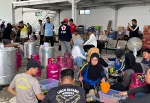 Pantau Langsung Kesiapan Bantuan Logistik Banjir, Bupati Tanah Laut Ingatkan SKPD Jangan Jalan Sendiri-Sendiri