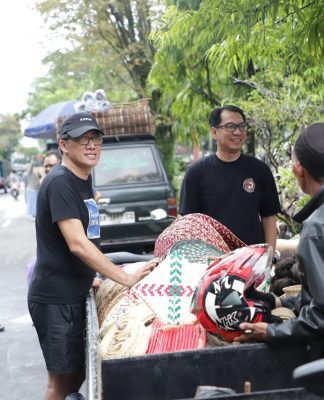 Dorong UMKM Daerah, Bank Kalsel dan Pemkab HSU Kunjungi Pasar Kerajinan Amuntai