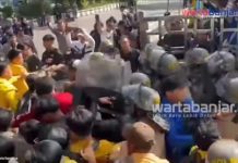 Unras Mahasiswa di DPRD Kalsel Berakhir Ricuh, Diduga Ada Oknum Massa Aksi Semprot Pilox ke Polisi