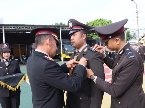 Dedikasi Bertahun-tahun Berbuah Penghargaan, 10 Personel Polres HST Terima Satyalancana
