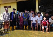 Gubernur Kalsel Salurkan Bantuan Rp 300 Ribu per KK untuk Korban Banjir Sungai Tabuk