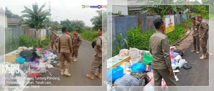 Papan Larangan Tak Digubris, Sampah Menggunung di Belakang Kuburan Muslimin Pelaihari, Satpol PP Bertindak!