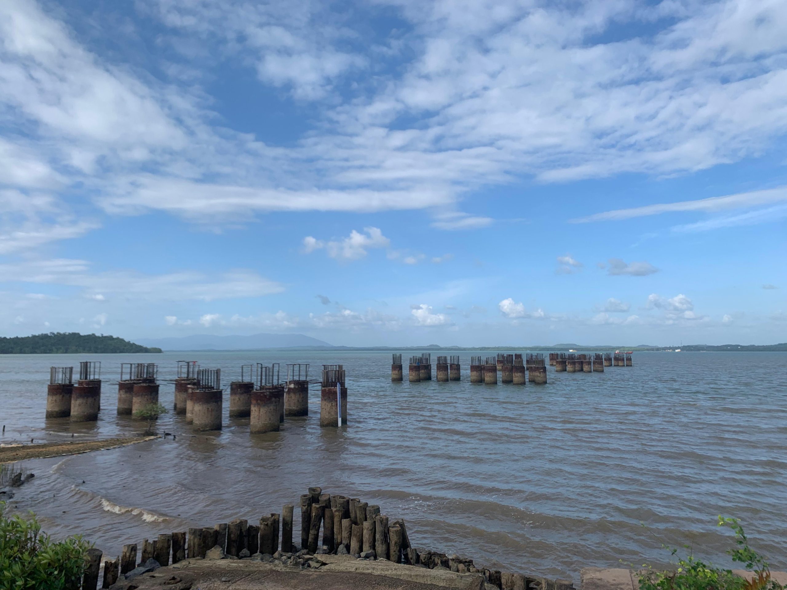 Kondisi pengerjaan Jembatan Pulau Laut - Kotabaru.
