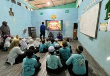 Damkar Tanah Laut Tanamkan Keterampilan Penyelamat Bagi Siswa SD Alam Bambu Hijau