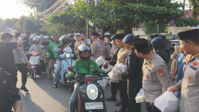 Ramadhan Penuh Berkah! Polda Kalsel dan Bhayangkari Bagikan 1.000 Takjil di Banjarbaru