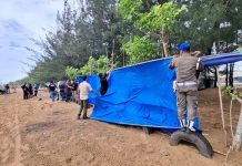 Dinas Pariwisata Tanah Laut Tertibkan Lapak dan Tenda di Pantai Batakan Baru