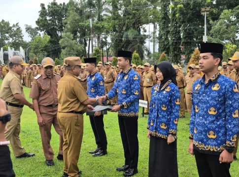 Etika Birokrasi Bukan Pajangan, Wabup Tala Sentil Profesionalisme ASN Saat Apel Gabungan