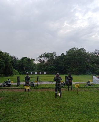 Asah Profesionalisme Prajurit, Kodim 1002/HST Gelar Latihan Menembak Triwulan I di Yonif 621/Manuntung