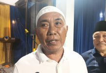 Safari Ramadhan NasDem Kalsel, H. Mansyur Sahur Bersama Warga Jaro dan Salat Jumat di Marindi