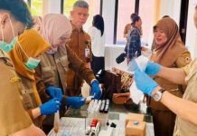 Makanan dan Minuman di Lingkungan Bappeda Kalsel Diperiksa UPTD Laboratorium