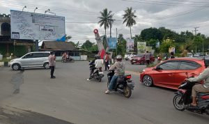 Antisipasi Penumpukan Kendaraan, Polisi Perketat Penjagaan di Simpang 3 Nusa Indah Tala