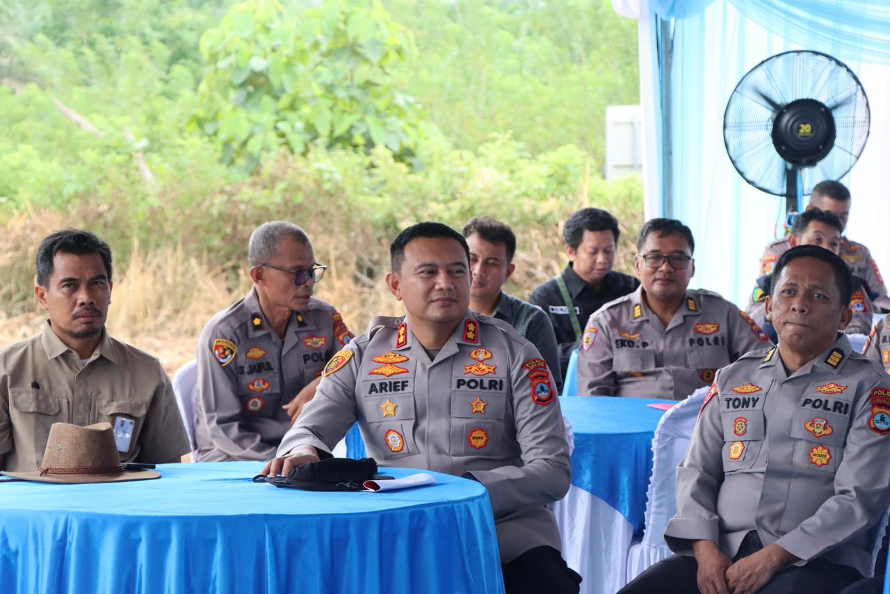 Kapolres Tanah Bumbu Ikuti Zoom Meeting Penanaman Jagung dan MoU KUR Bersama Kapolri
