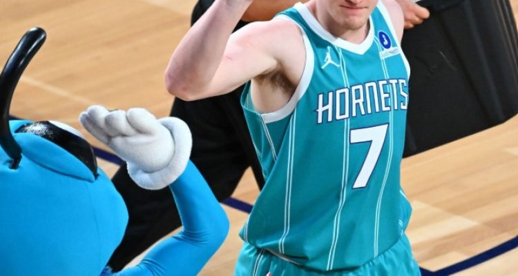 Kon Knueppel Makin Difavoritkan Raih Rookie of the Year NBA 2026