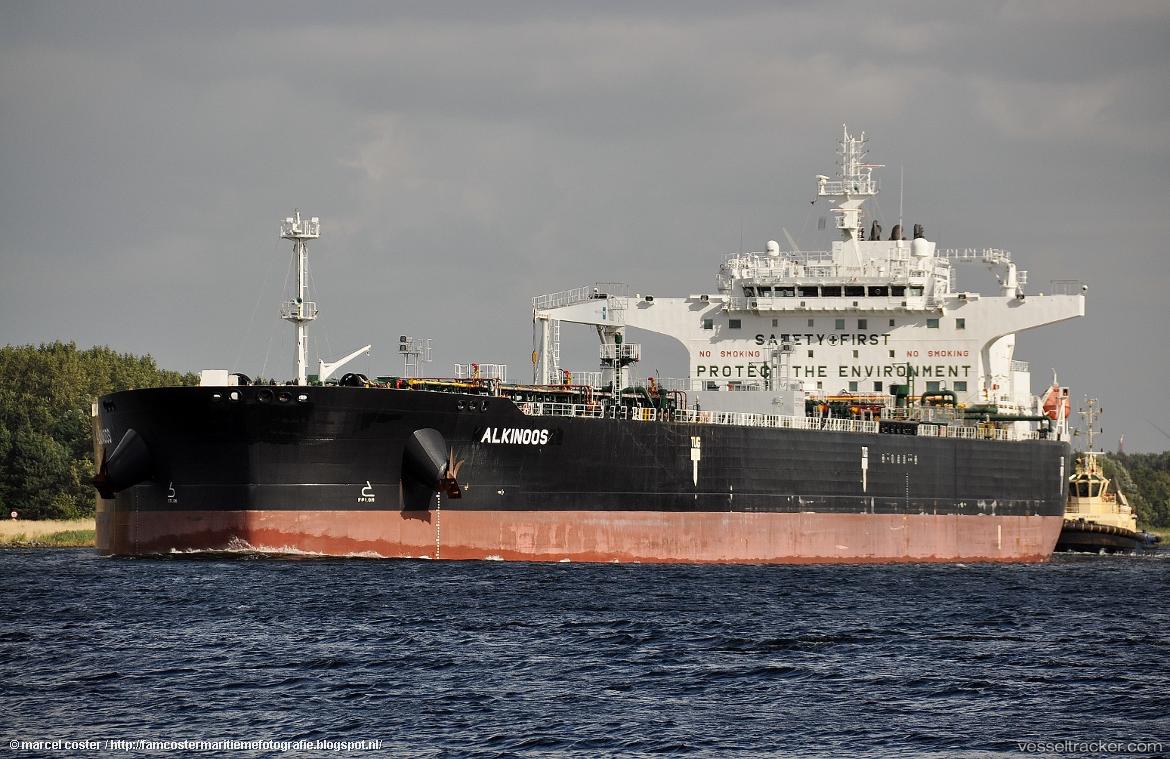 Ketegangan Timur Tengah, 2 Kapal Pertamina Lolos Selat Hormuz, Lainnya Tertahan di Teluk Oman