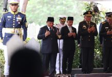 Prabowo Pimpin Pemakaman Kenegaraan Try Sutrisno di Kalibata
