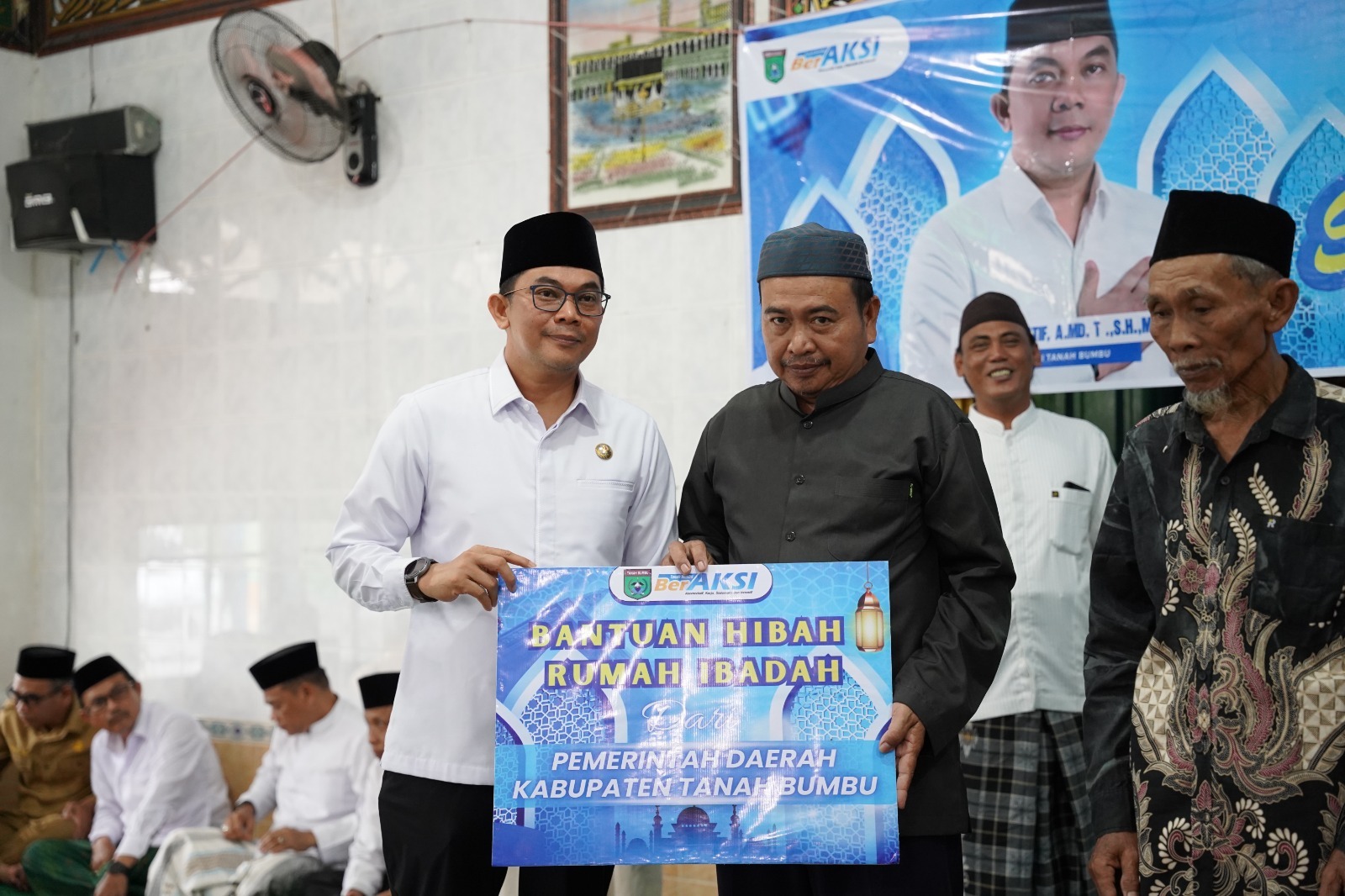 Hangatnya Safari Ramadan di Mantewe, Bupati Andi Rudi Latif Bangun Silaturahmi dan Salurkan Bantuan Sosial