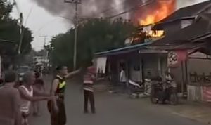BREAKING NEWS Kebakaran di Jalan Mualimin HST