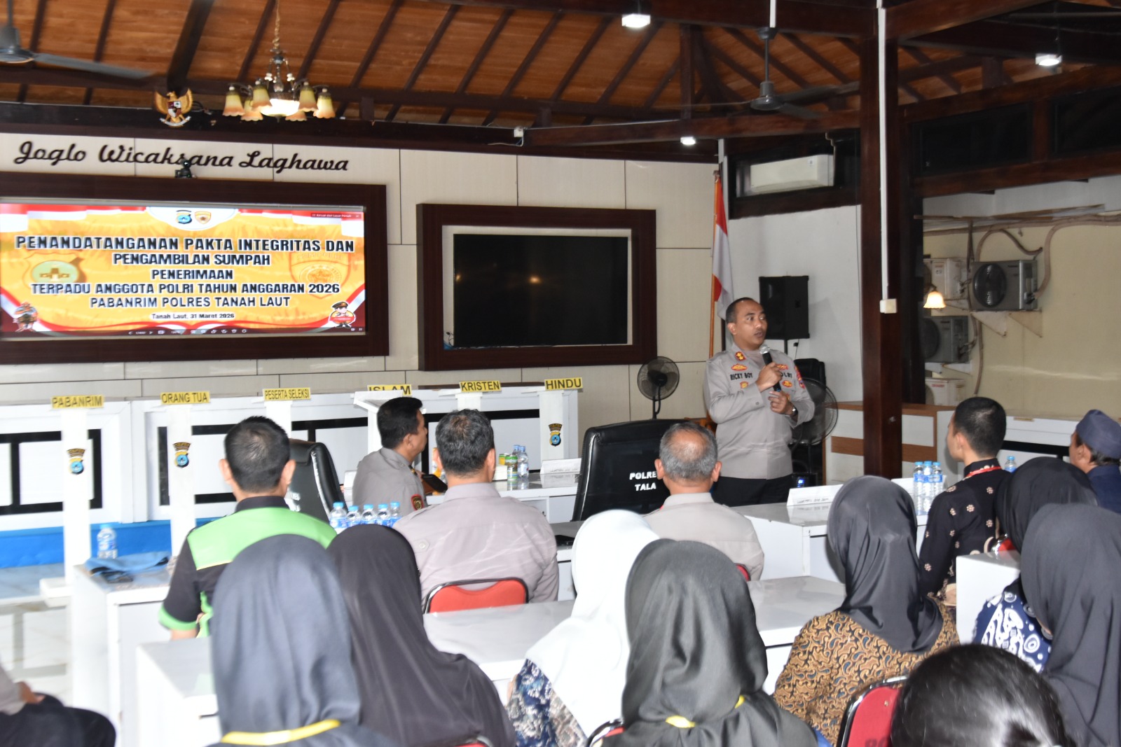 Rekrutmen Polri 2026 di Tanah Laut Diperketat! Pakta Integritas Diteken, Kapolres Tegas Lawan KKN