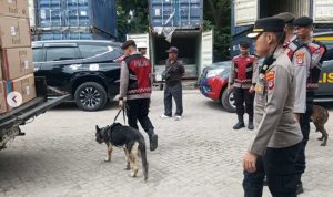 Tim Gabungan Polda Kalsel, Polresta Banjarmasin dan Polsek KPL Perketat Pengawasan di Pelabuhan Trisakti Selama Arus Mudik