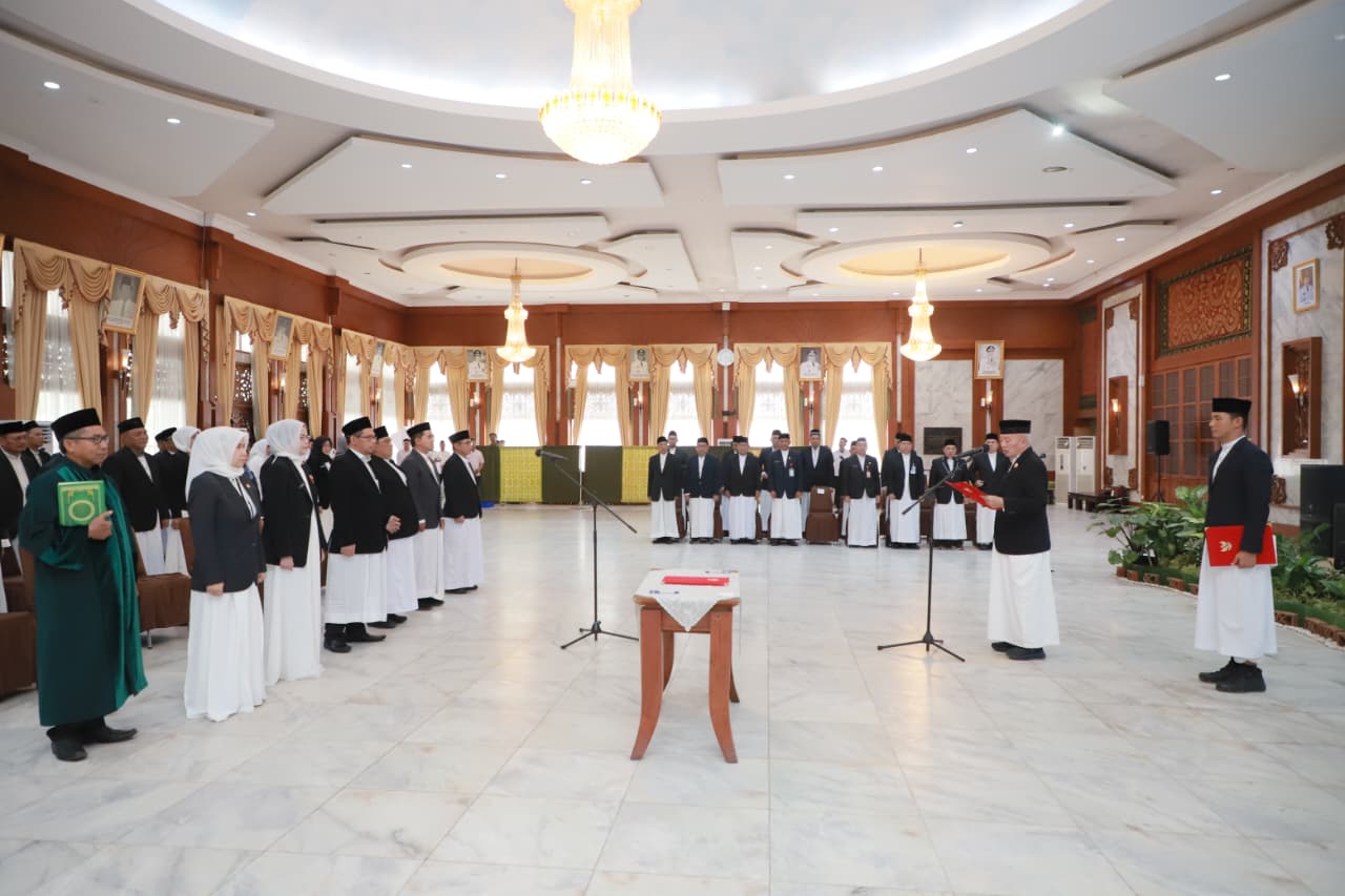 Gubernur H. Muhidin Rotasi 6 Pejabat Eselon II Pemprov, Bakal Evaluasi Kinerja Berkala Tiap 6 Bulan