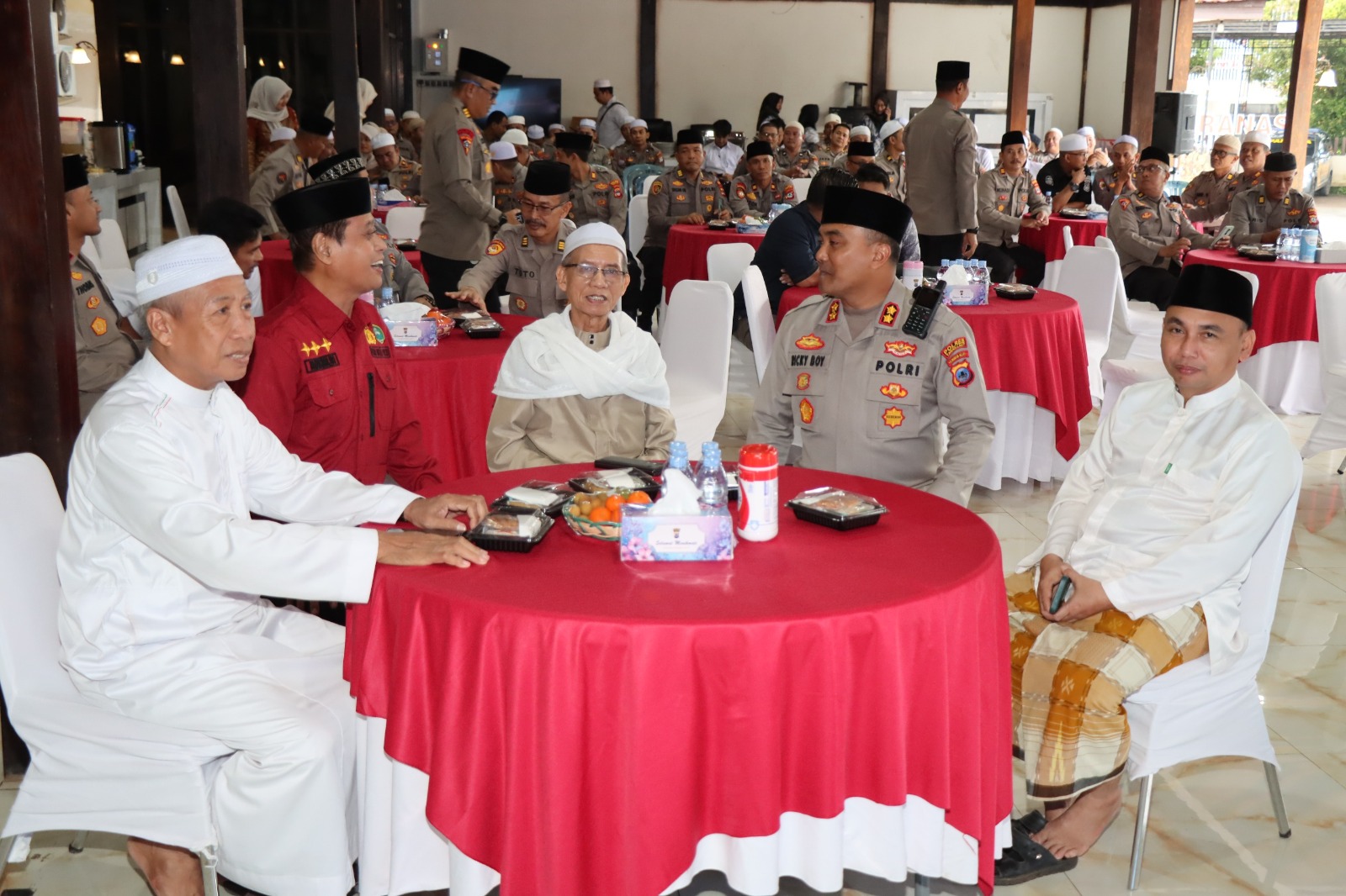 Wujudkan Sinergi di Balik Kondusifitas, Polres Tanah Laut Gelar Buka Puasa Bersama Ulama dan Pemuda