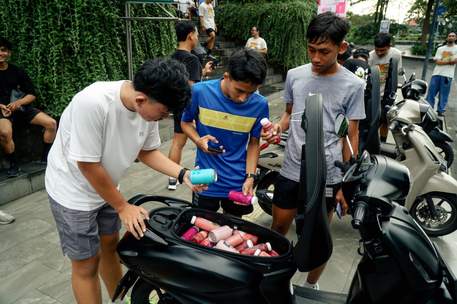Ratusan Anak Muda Bali Tampil Penuh Lifestyle Aktif dan Style di "Morning Kalcer Run The City by Grand Filano"
