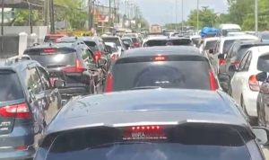 Lalu Lintas di Handil Bakti H+1 Idul Fitri Macet Panjang