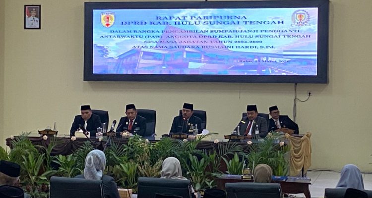 Bupati HST Tekankan Tanggung Jawab dan Peran Strategis DPRD di Paripurna PAW
