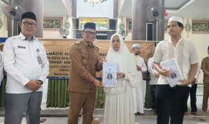 Tutup Manasik Haji, Bupati Tabalong Tekankan Kesiapan Fisik dan Kebersamaan Jemaah