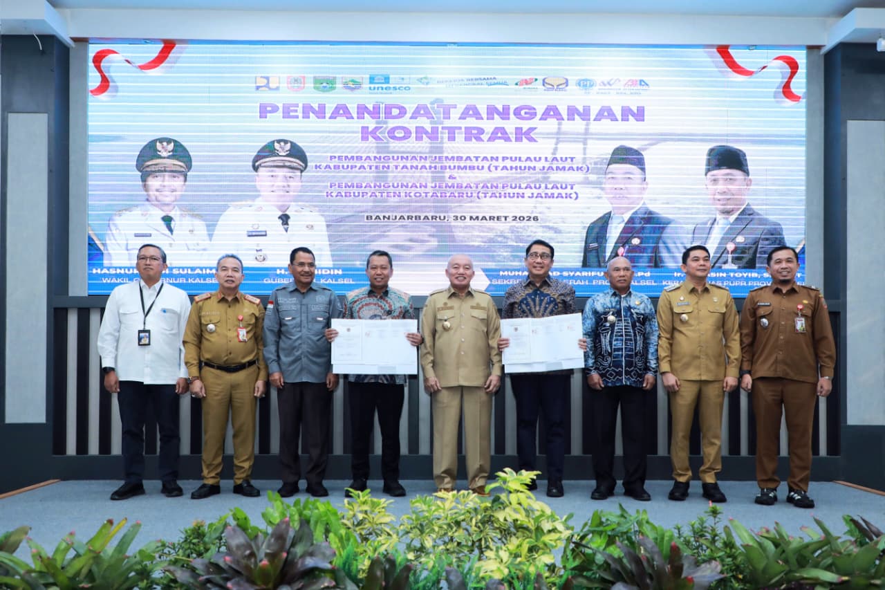 Kontrak Pembangunan Jembatan Penghubung Kalimantan-Pulau Laut Ditandatangani, Gubernur Muhidin Minta Kontraktor Kerjakan
