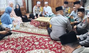 Jelang Haul Datu Kalampayan! Polda Kalsel Silaturahmi ke Zuriat, Kitab Sabilal Muhtadin Ditampilkan