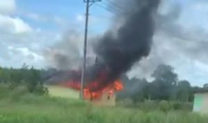 Rumah Terbakar di Jalan Gubernur Syarkawi Batola