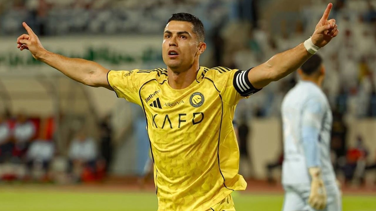 Rekor 1.000 Gol Makin Dekat, Ronaldo Bawa Al Nassr Bungkam Al Okhdood di Liga Arab