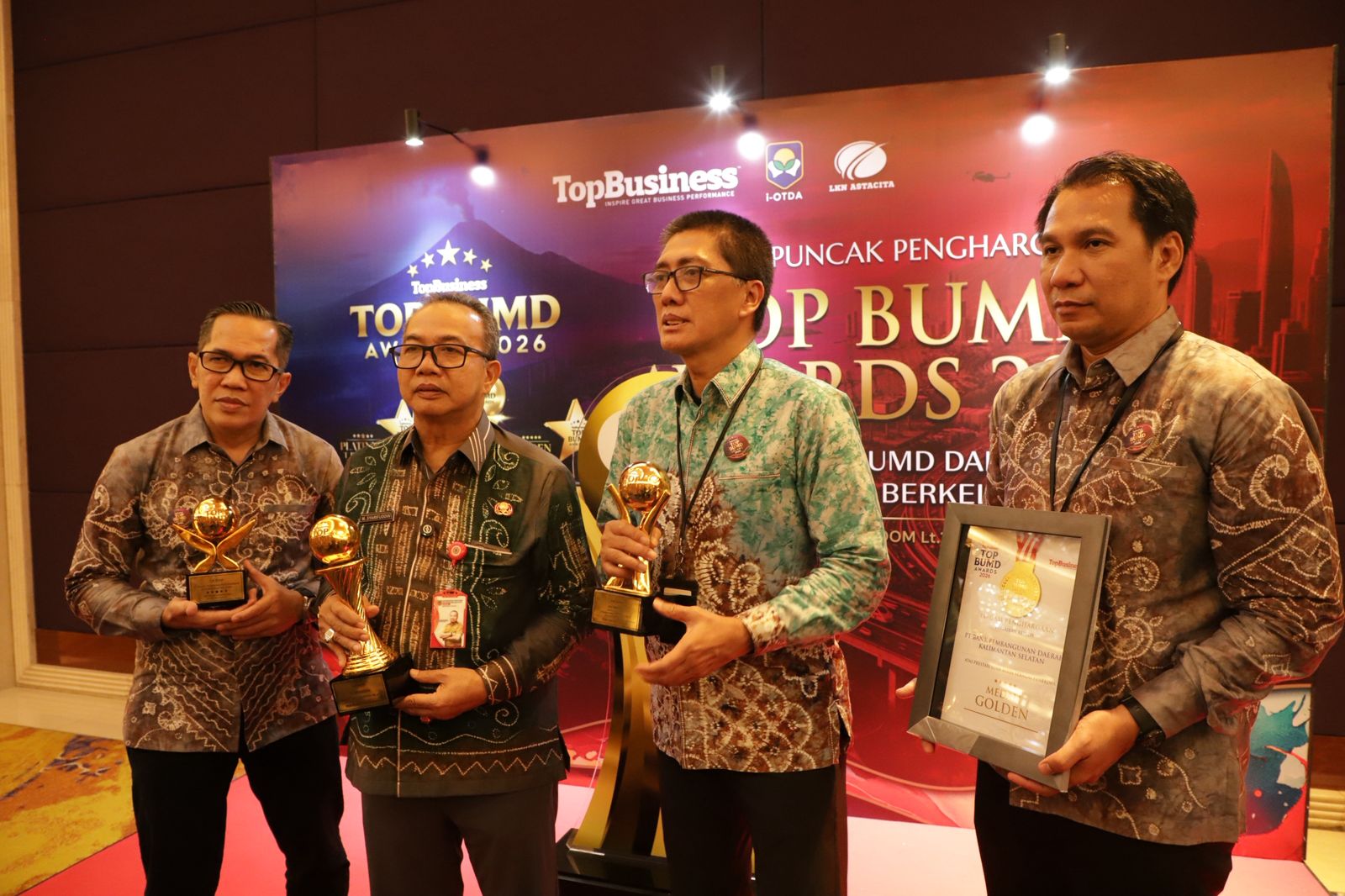 Gubernur Kalsel H. Muhidin Raih Penghargaan Top Pembina BUMD 2026, Dorong Peningkatan Layanan Masyarakat Banua