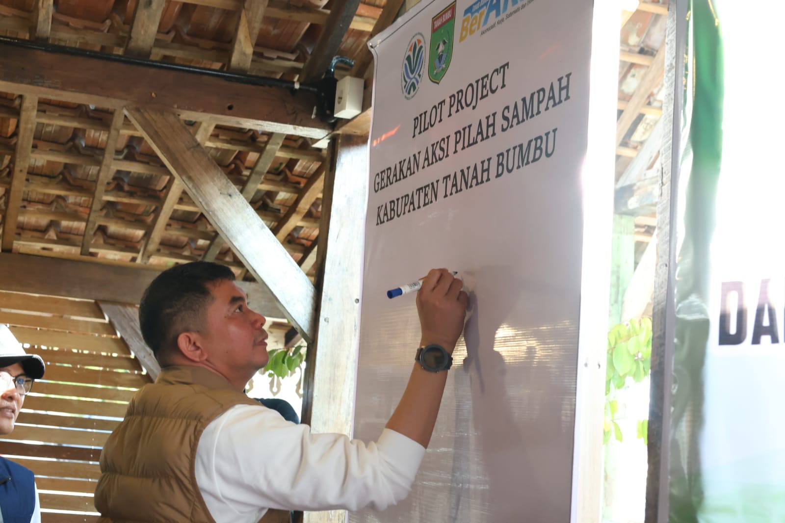 Tanda Tangan Bupati