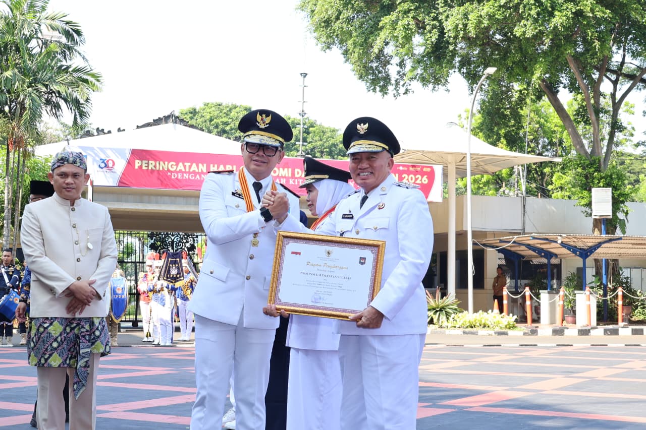 Gubernur Kalsel H. Muhidin Raih Penghargaan Kinerja Tinggi Penyelenggaraan Pemerintah Daerah di Hari Otda ke-30