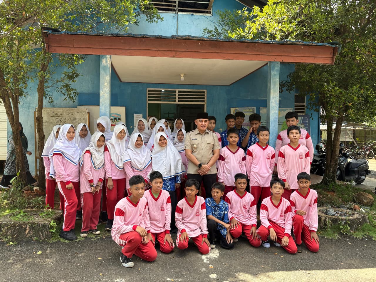 Berikan Energi Baru di SMPN 2 Pelaihari, Bupati Tanah Laut Ingatkan Optimalisasi Fasilitas