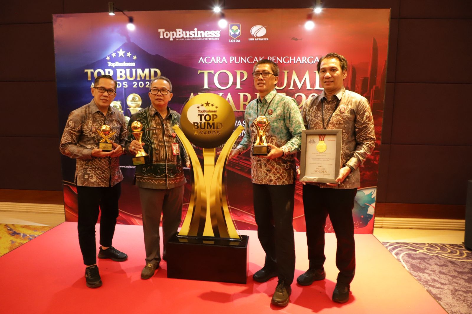Bank Kalsel Raih Penghargaan Bintang 5 Selama 4 Tahun Berturut-turut di TOP BUMD Awards 2026