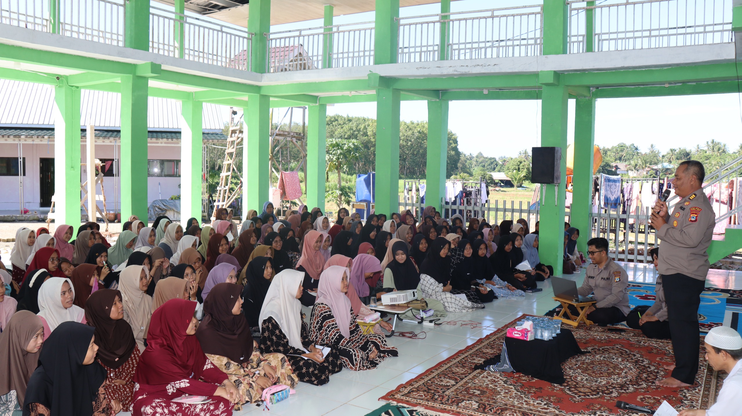 Lawan Dominasi Senioritas: Polres Tanah Laut Bedah KUHP dan Bahaya Bullying di Lingkungan Santri