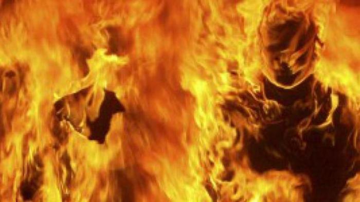 Warta Viral: Gelap Mata Lihat Keponakan Tak Mau Mandi, Siram Bensin Lalu Bakar