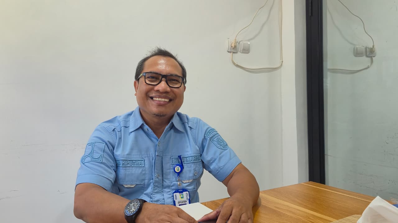 Percantik Wajah Ibu Kota, Dinas PUPRP Tanah Laut Tata Jalur Pedestrian di Sekitar Kantor Bupati