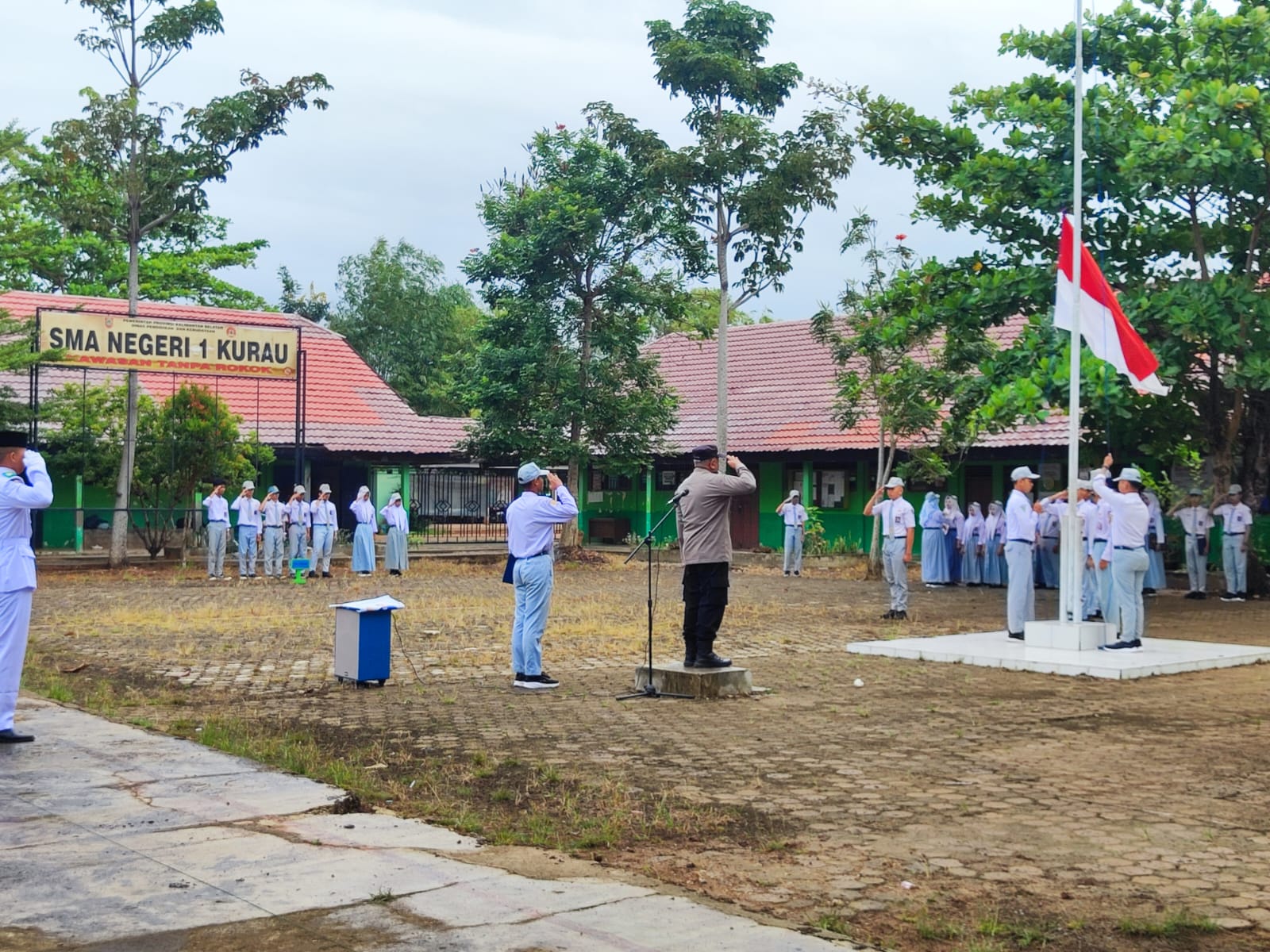 Tak Sekadar Belajar, Siswa SMAN 1 Kurau Tanah Laut Buktikan Kepedulian Saat Bencana Banjir Melanda